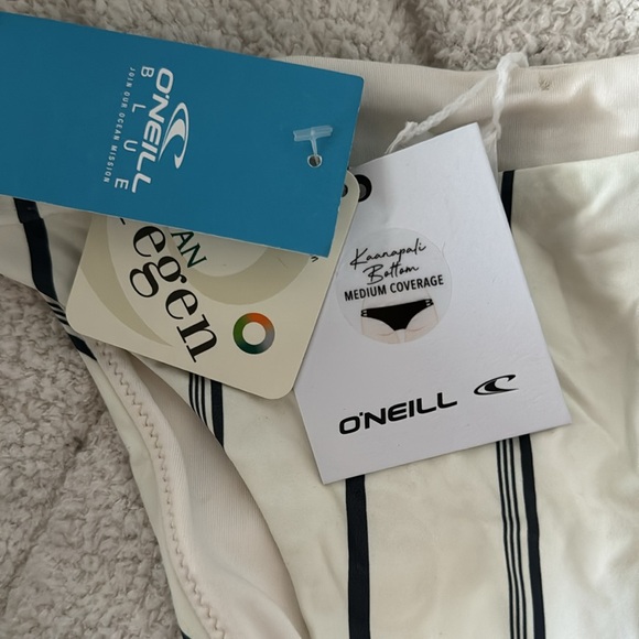 O’Neill Bikini - Picture 3 of 6